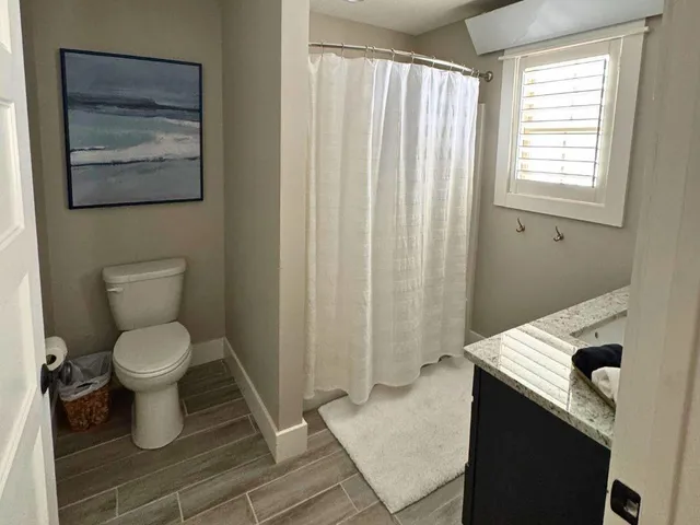 $1,799,000 | 560 Lake Viking Terrace, Gallatin, MO 64640