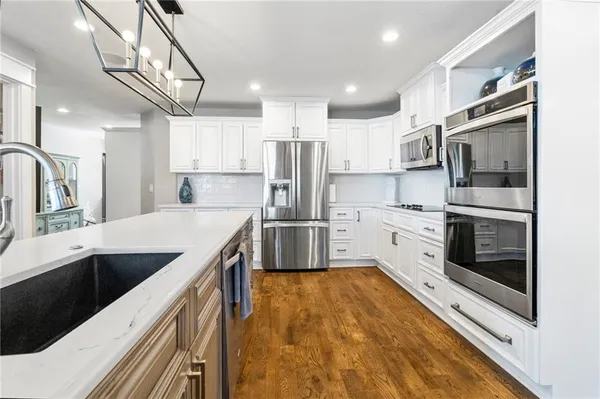 $1,799,000 | 560 Lake Viking Terrace, Gallatin, MO 64640