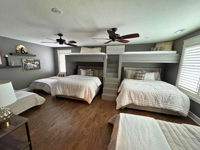 $1,799,000 | 560 Lake Viking Terrace, Gallatin, MO 64640