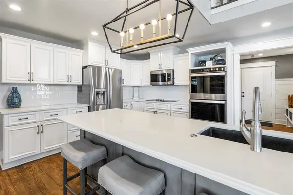 $1,799,000 | 560 Lake Viking Terrace, Gallatin, MO 64640