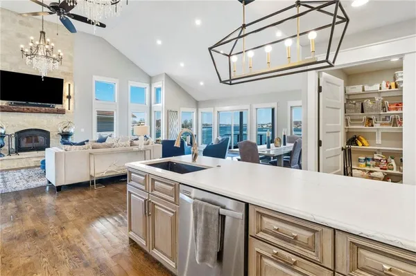 $1,799,000 | 560 Lake Viking Terrace, Gallatin, MO 64640