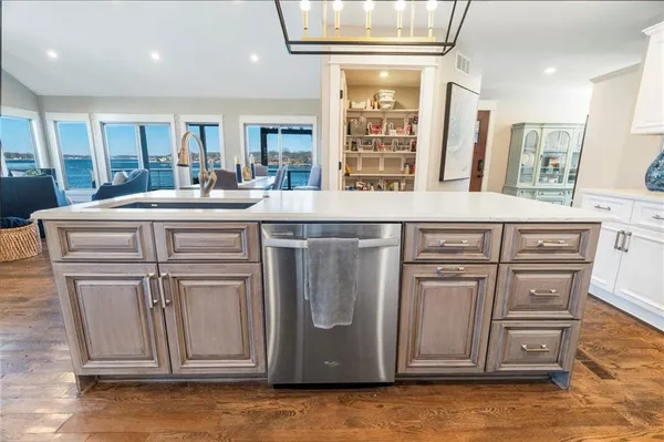 $1,799,000 | 560 Lake Viking Terrace, Gallatin, MO 64640