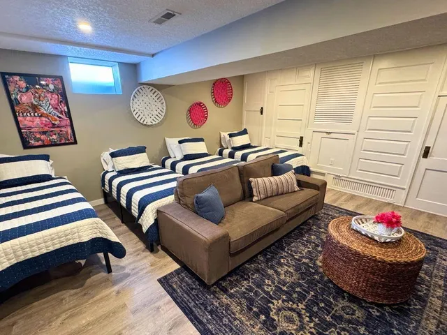 $1,799,000 | 560 Lake Viking Terrace, Gallatin, MO 64640