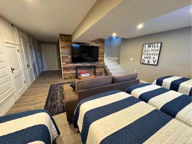 $1,799,000 | 560 Lake Viking Terrace, Gallatin, MO 64640