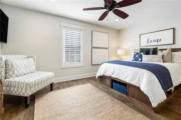 $1,799,000 | 560 Lake Viking Terrace, Gallatin, MO 64640