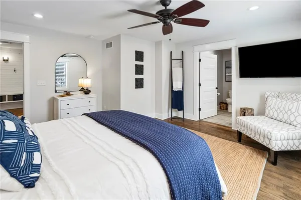 $1,799,000 | 560 Lake Viking Terrace, Gallatin, MO 64640