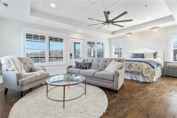 $1,799,000 | 560 Lake Viking Terrace, Gallatin, MO 64640