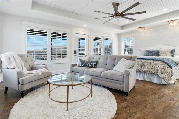 $1,799,000 | 560 Lake Viking Terrace, Gallatin, MO 64640