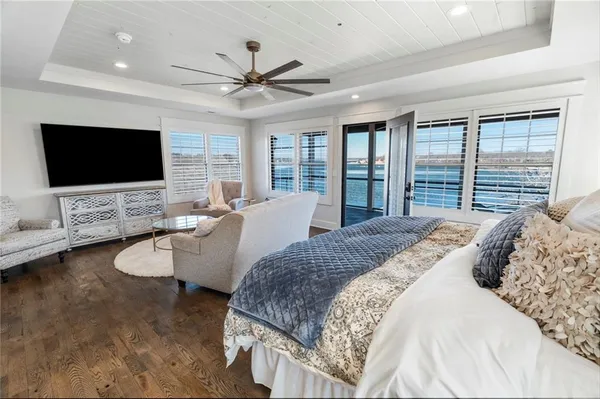 $1,799,000 | 560 Lake Viking Terrace, Gallatin, MO 64640