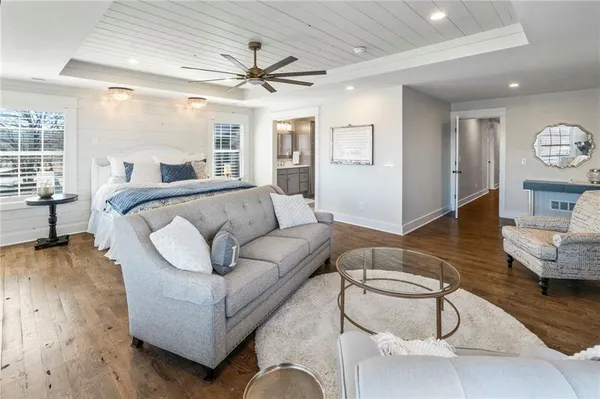 $1,799,000 | 560 Lake Viking Terrace, Gallatin, MO 64640