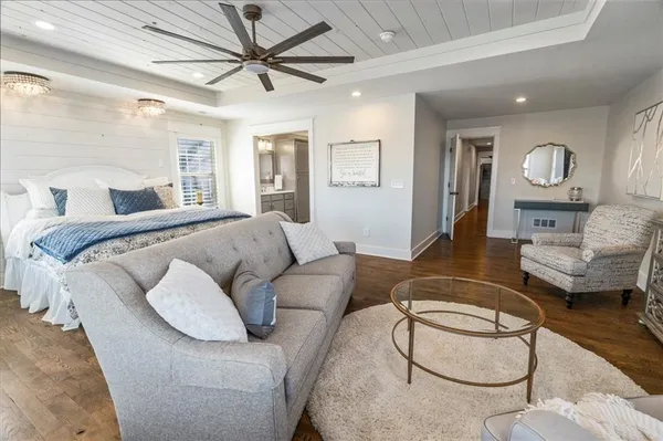 $1,799,000 | 560 Lake Viking Terrace, Gallatin, MO 64640