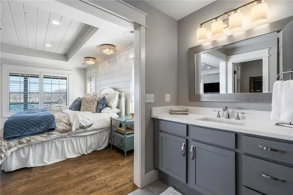 $1,799,000 | 560 Lake Viking Terrace, Gallatin, MO 64640