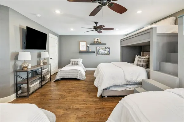 $1,799,000 | 560 Lake Viking Terrace, Gallatin, MO 64640