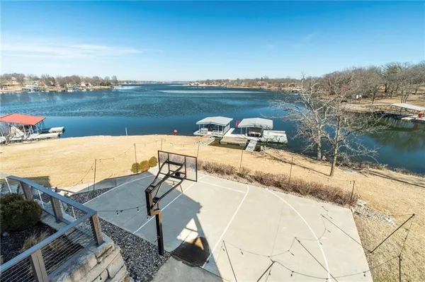 $1,799,000 | 560 Lake Viking Terrace, Gallatin, MO 64640