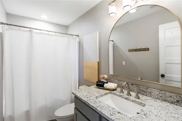 $1,799,000 | 560 Lake Viking Terrace, Gallatin, MO 64640