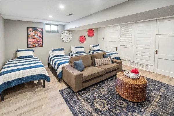 $1,799,000 | 560 Lake Viking Terrace, Gallatin, MO 64640