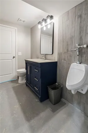 $1,799,000 | 560 Lake Viking Terrace, Gallatin, MO 64640