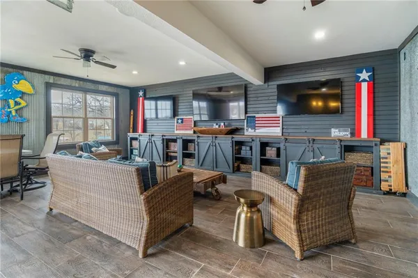 $1,799,000 | 560 Lake Viking Terrace, Gallatin, MO 64640