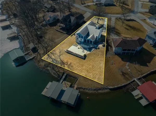 $1,799,000 | 560 Lake Viking Terrace, Gallatin, MO 64640