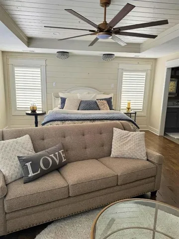 $1,799,000 | 560 Lake Viking Terrace, Gallatin, MO 64640