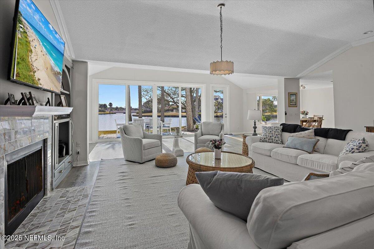 12 Maria Place Ponte Vedra Beach, FL 32082 - Photo 12 of 28 11-Family Room