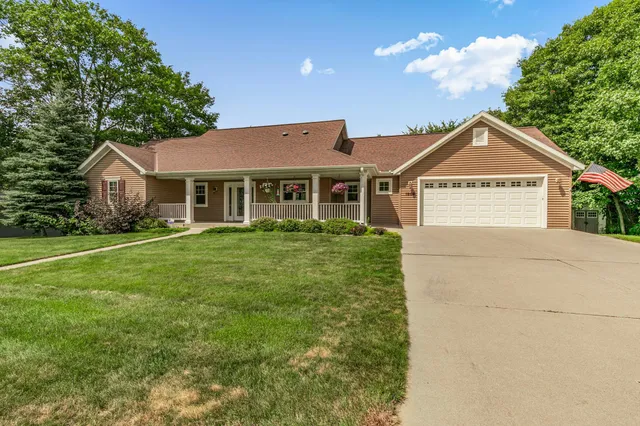 $489,900 | 1609 1st Street North, Cold Spring, MN 56320