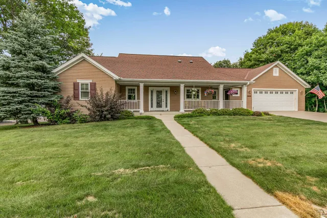 $489,900 | 1609 1st Street North, Cold Spring, MN 56320