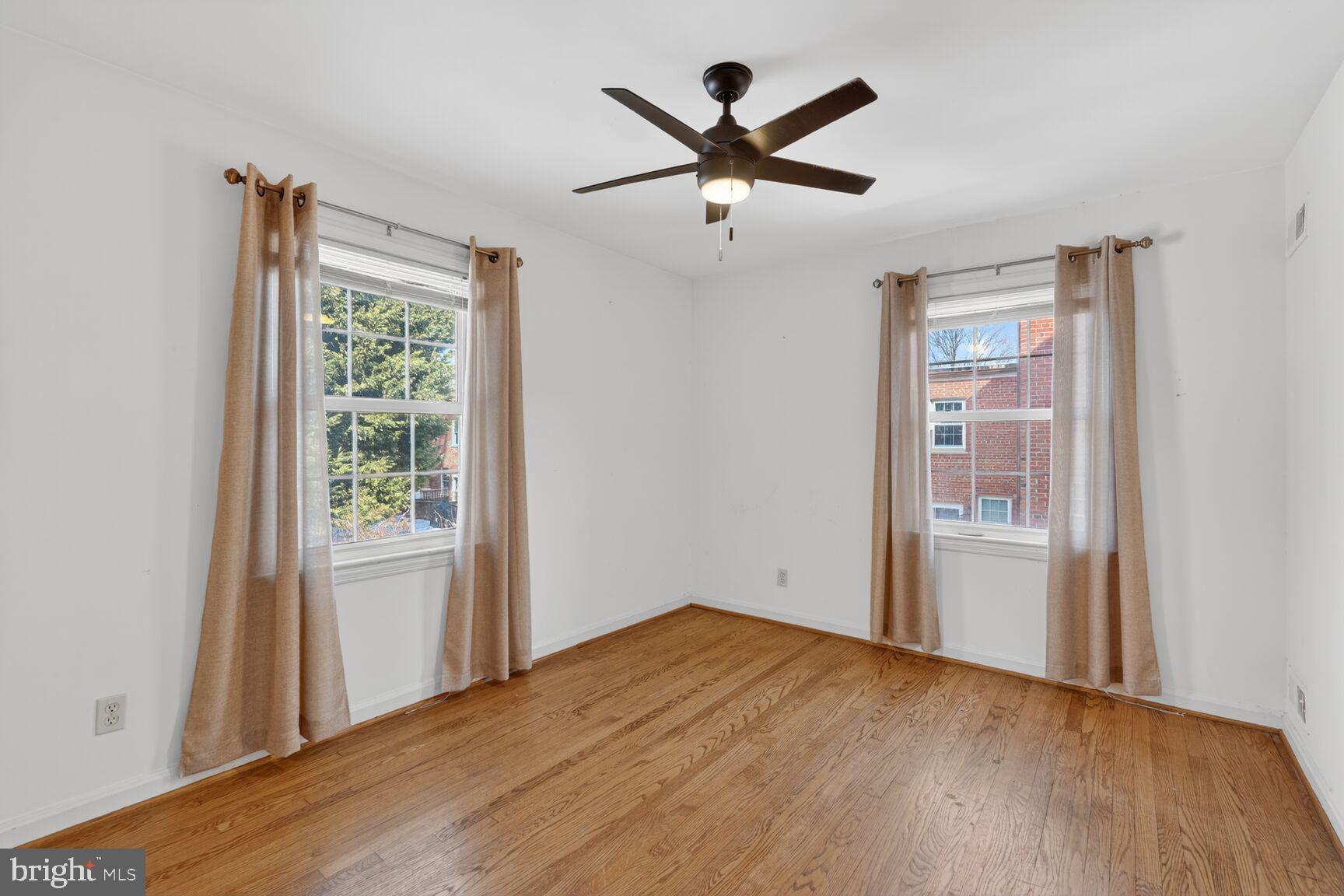 2611 13th Road South Arlington, VA 22204 - Photo 5 of 19 Roomy bedroom 1 on the mid-level.