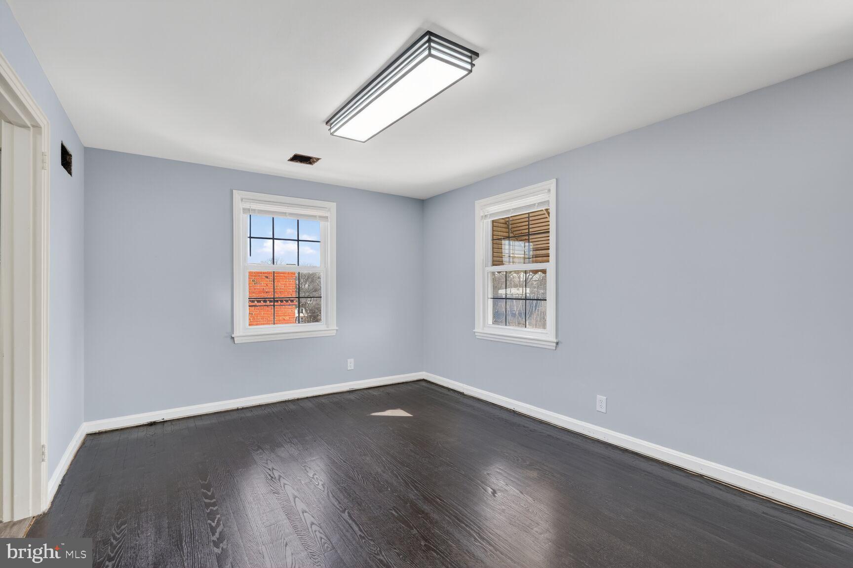 2611 13th Road South Arlington, VA 22204 - Photo 10 of 19 Dining area upper-level.