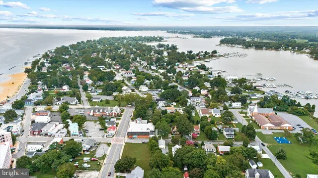 $589,999 | 209 Hawthorn Street, Colonial Beach, VA 22443