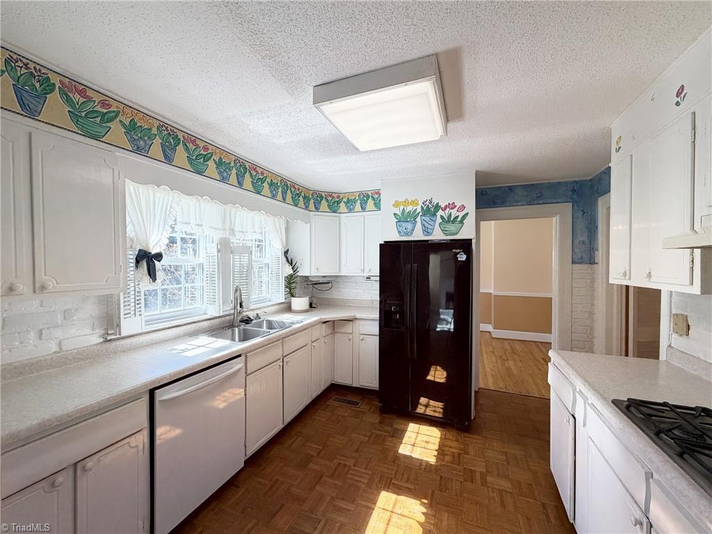 1113 Hermitage Road Burlington, NC 27215 - Photo 10 of 27 Gallery Image 10