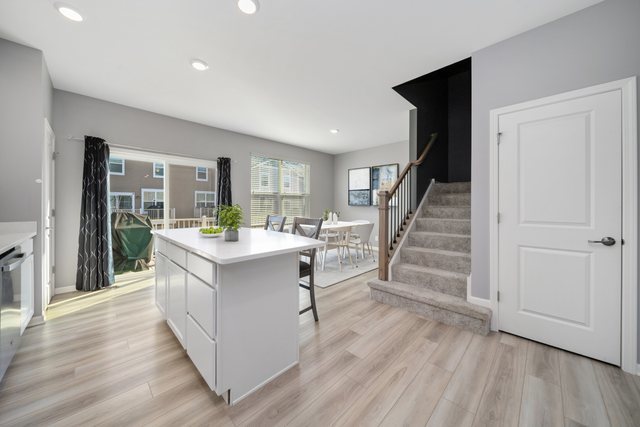1004 Atterberg Road South Elgin, IL 60177 - Photo 9 of 21 Gallery Image 9