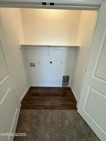 a view of utility room