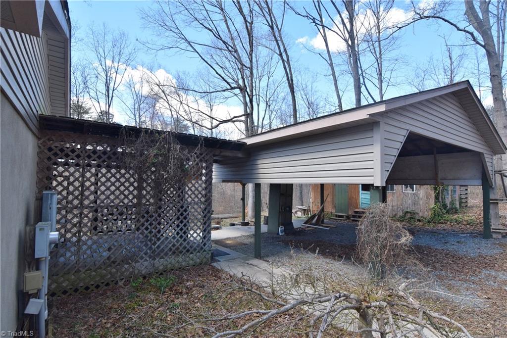 354 Quail Ridge Road Summerfield, NC 27358 - Photo 8 of 30 Carport