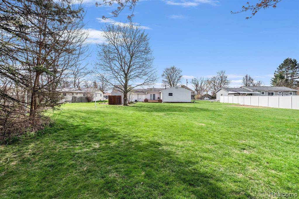 3434 East Rolston Road Fenton, MI 48430 - Photo 24 of 28