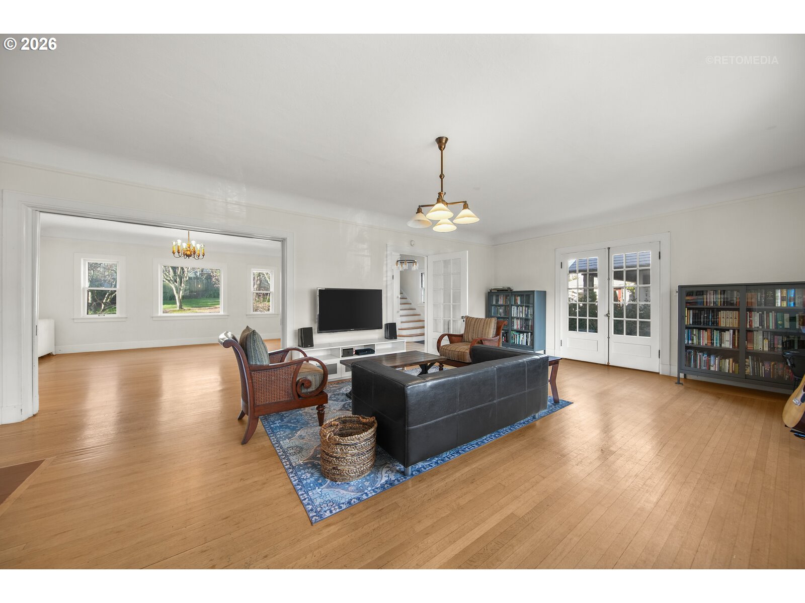 6533 Southwest 34th Avenue Portland, OR 97239 - Photo 12 of 48 Living Room