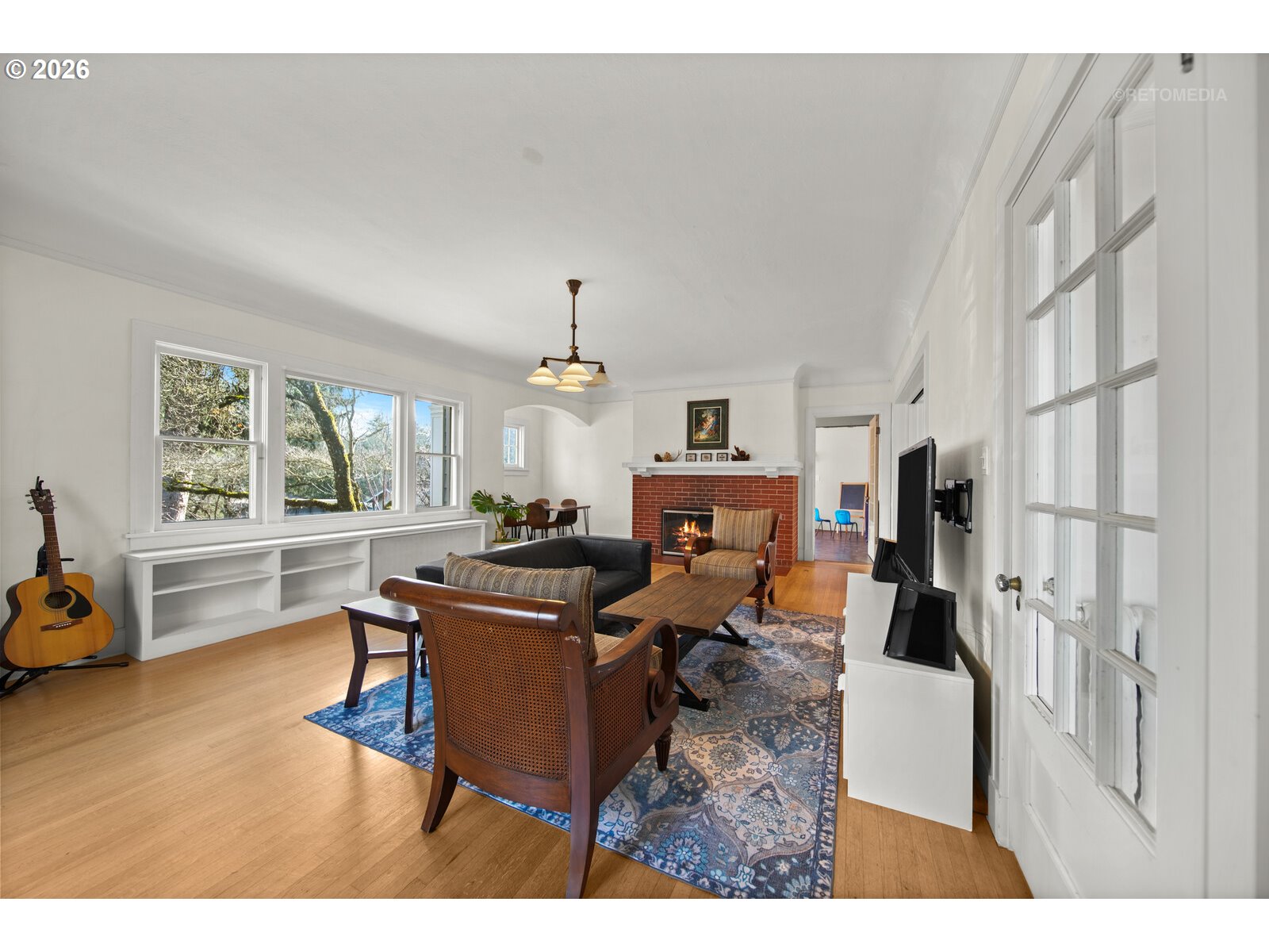 6533 Southwest 34th Avenue Portland, OR 97239 - Photo 13 of 48 Living Room