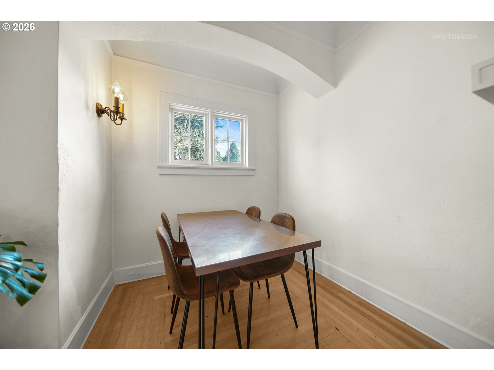 6533 Southwest 34th Avenue Portland, OR 97239 - Photo 15 of 48 Living Room