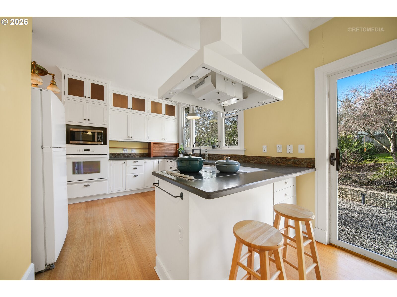 6533 Southwest 34th Avenue Portland, OR 97239 - Photo 18 of 48 Kitchen