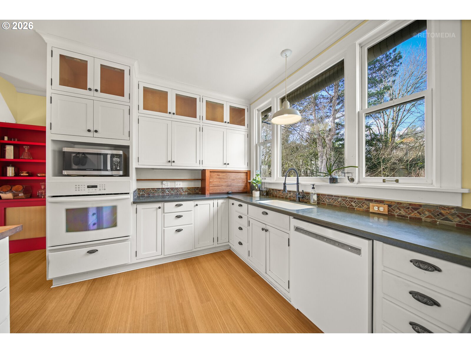 6533 Southwest 34th Avenue Portland, OR 97239 - Photo 19 of 48 Kitchen