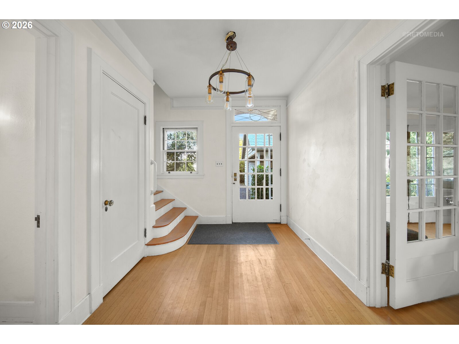 6533 Southwest 34th Avenue Portland, OR 97239 - Photo 7 of 48 Entrance/Foyer