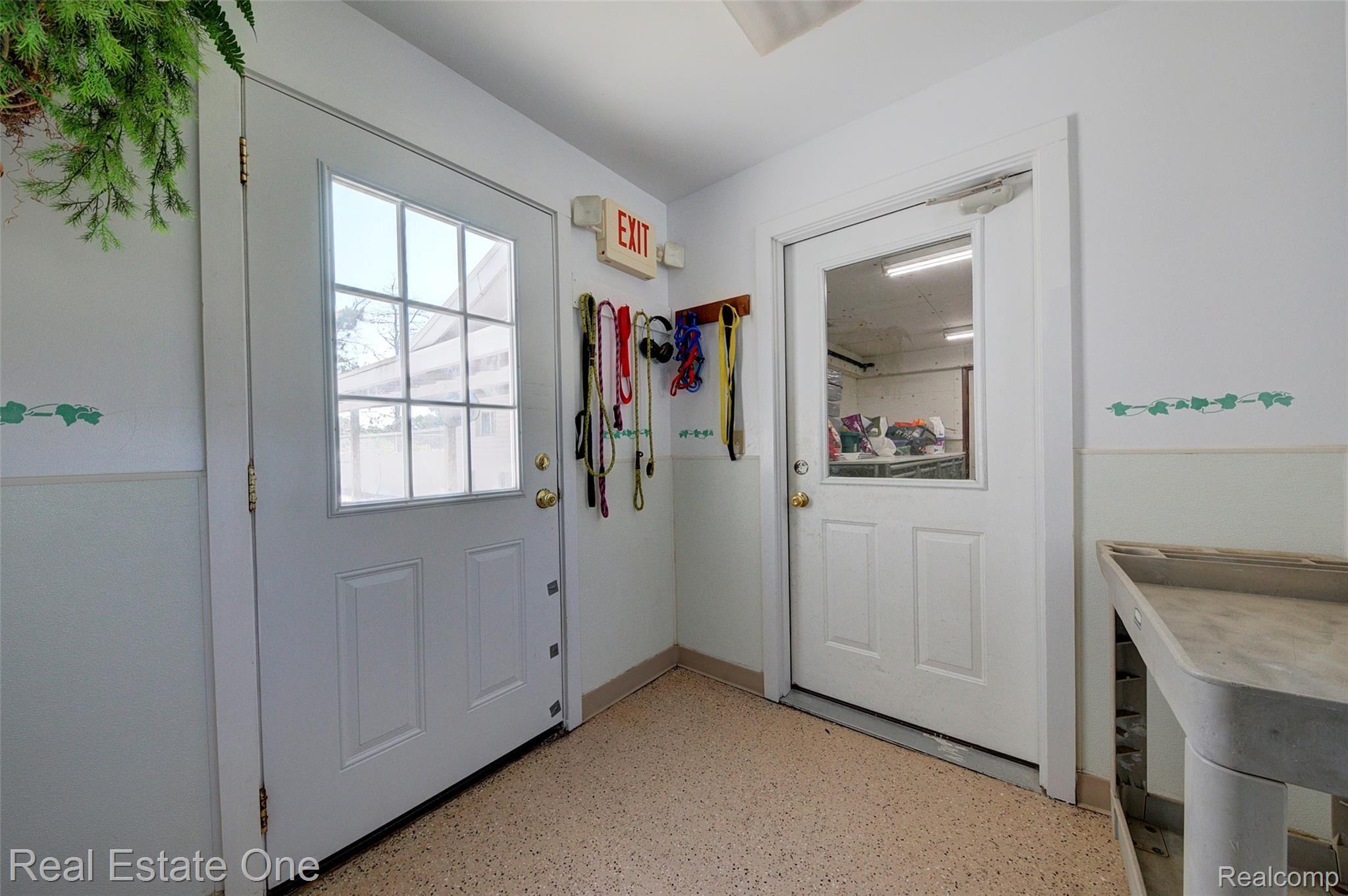 5243 Walsh Road Whitmore Lake, MI 48189 - Photo 29 of 98 4H8A8142_3_4.jpg