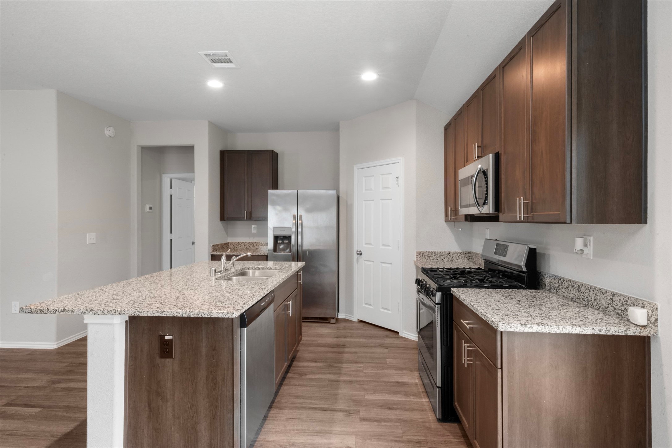 10061 Spring Creek Road Cleveland, TX 77327 - Photo 8 of 27