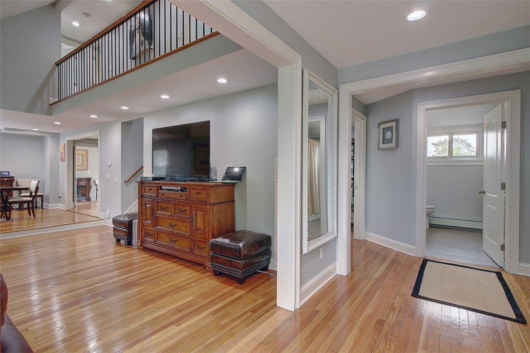 17 Old River Road Barrington, RI 02806 - Photo 5 of 32
