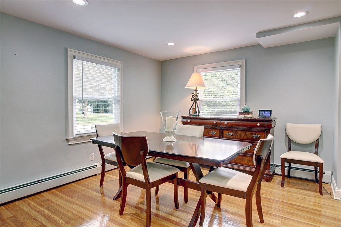 17 Old River Road Barrington, RI 02806 - Photo 8 of 32