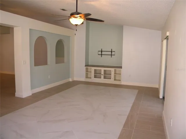 $2,500 | 1821 Corner Meadow Circle, Orlando, FL 32820