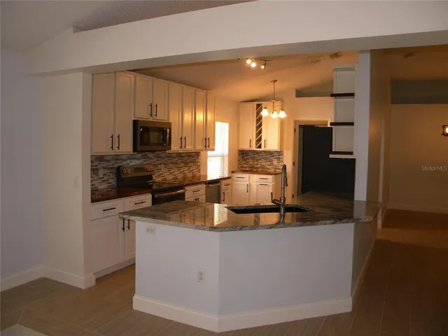 $2,500 | 1821 Corner Meadow Circle, Orlando, FL 32820