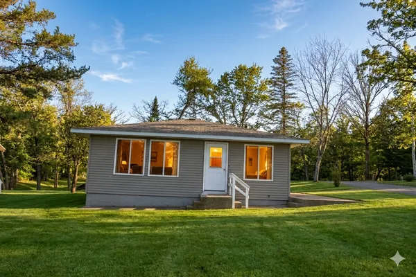 $285,000 | 690 Shore Haven Lane, Unit CABIN 2, Hackensack, MN 56452