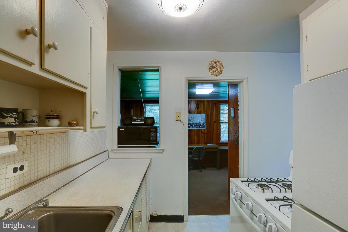 1025 Carson Street Silver Spring, MD 20901 - Photo 9 of 16 Kitchen