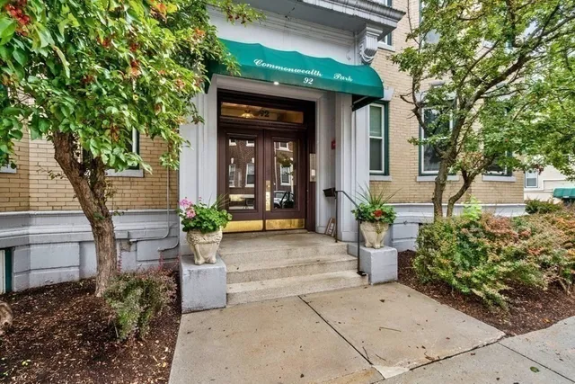 $3,250 | 92 Gordon Street, Unit 301A, Boston, MA 02135